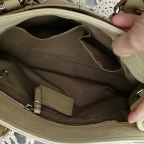 Coach handbag. - Picture 5 of 6